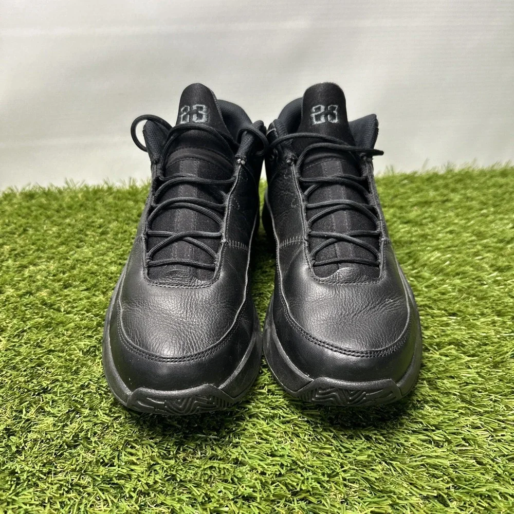 Nike Mens Air‎ Jordan Max Aura 3 Sz 10 Black leather CZ4167-001 Triple Black